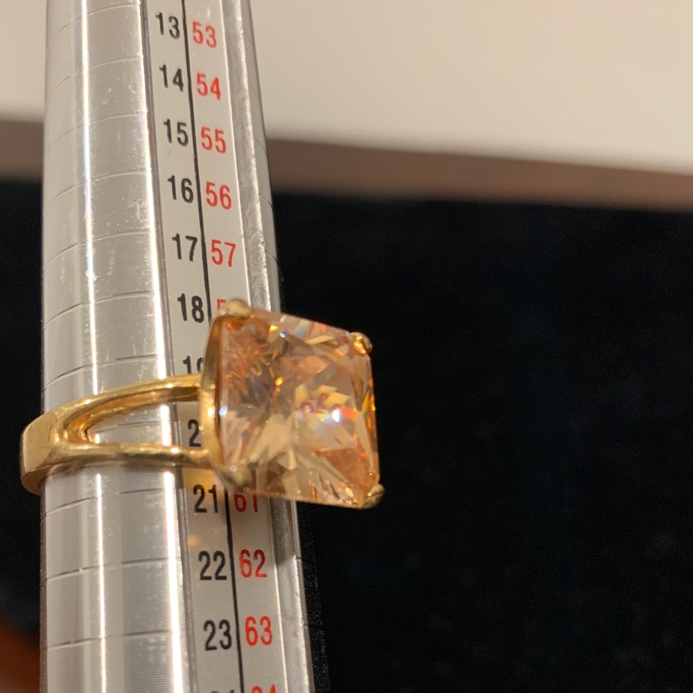 Emerald cut lab created topaz 3.5 ct on gold tone band high end cocktail  Ring - Picture 6 of 6